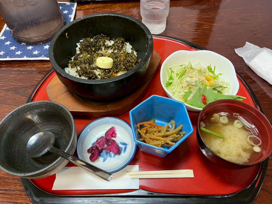 1日目昼食（コーヒープラザイースト）