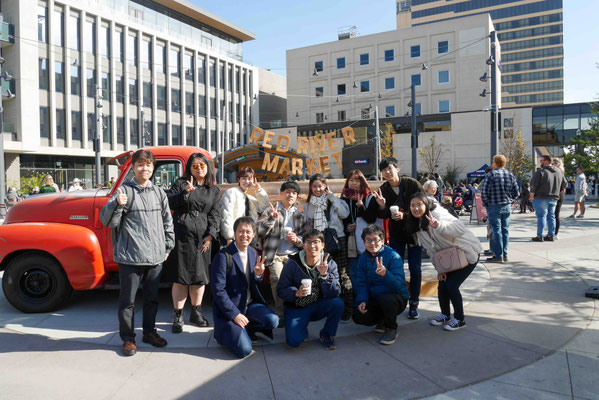 10/8 学生交流（Red River Market）
