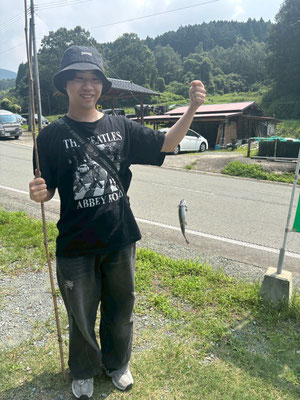 1日目釣り（蛍ヶ池　自然釣り堀りセンター）
