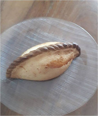 軽食ｻﾙﾃｨｰﾆｬ(ﾋﾟﾛｼｷ)