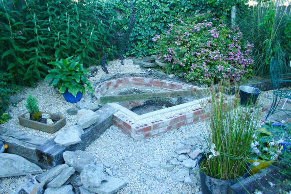 Throckmorton: pond refurbishment