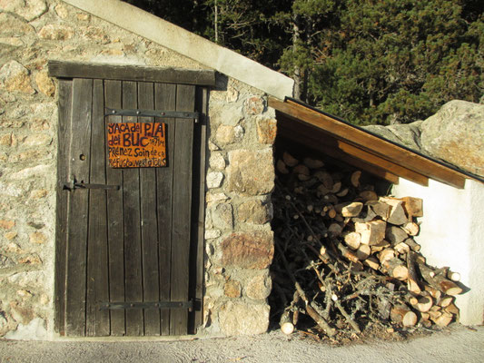 la réserve de bois bien garnie