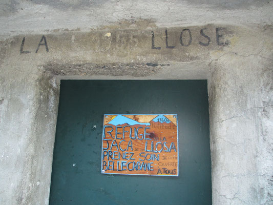 Le nouveau panneau sur la porte