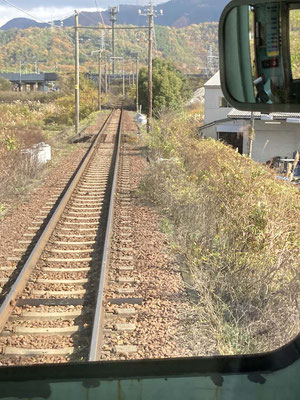線路状態はあまりよくない(JR東海道線に比べると）