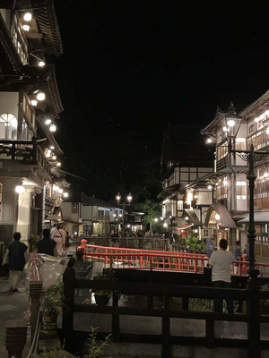 銀山温泉