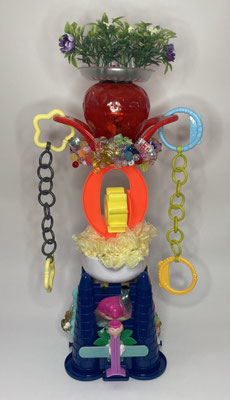 144 B-Girl  20cm x 20cm x 50cm  Mixed Media  2022