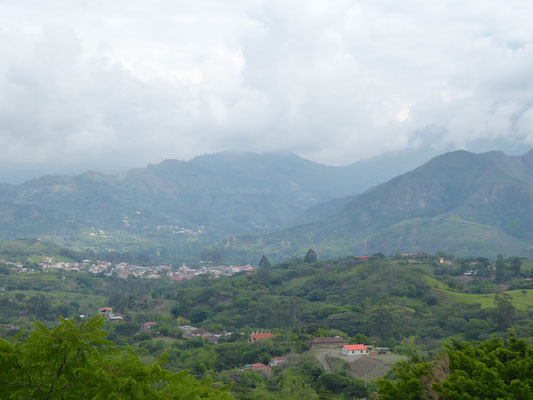 Blick von der Terrasse der Hostería Izhcayluma