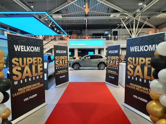POS-/POP roll-up banner SUPER SALE WEEKEND - Automotive Sales Event - Wealer Limburg, officieel Volkswagen-, Audi-, SEAT-, Škoda dealer.