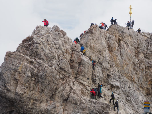 Gipfel der Zugspitze - Gipfel des Tourismus