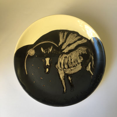 Assiette ronde collection personnelle 