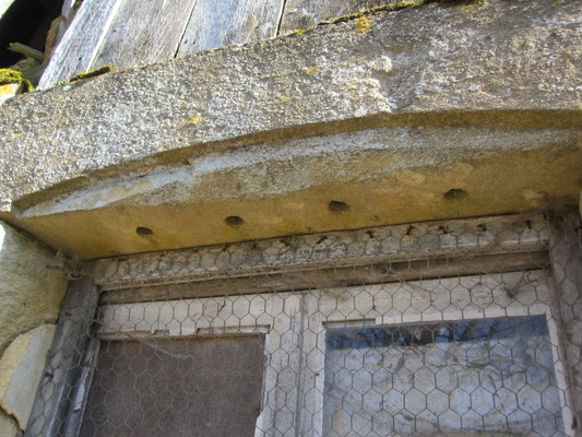 Traces de barreaux à la fenêtre