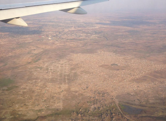 Harare Simbabwe Landeanflug © Shona Art Skulpturen - NEUERRAUM