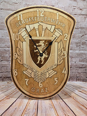 Geschenk zur Neueröffnung der Grazer Feuerwehr mit großer Uhr