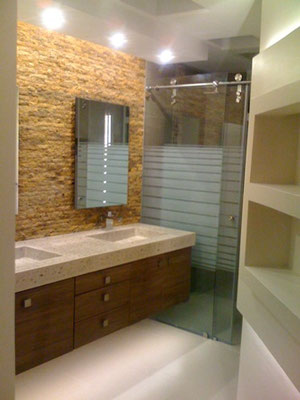 Equipamiento de baños y cabinas de ducha