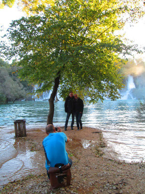 Papa und Ann-Katrin an den Kravice Wasserfällen