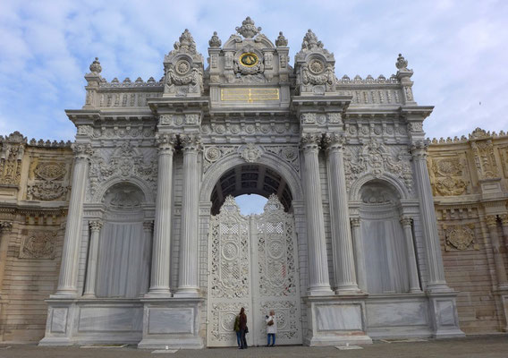 One of the entries to the palace Dolmabahce