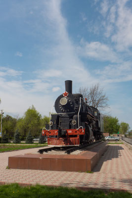 Zu viele Berge. Ein Eisenbahnanschluss gibt es fast nur in der Hauptstadt. 