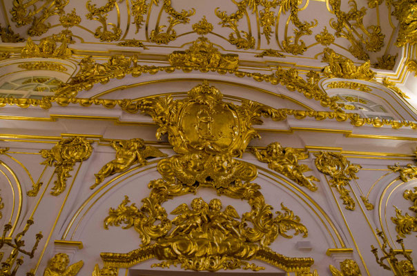 und Winterpalast errichtet