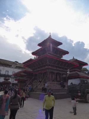 Wieder aufgebauter Tempel auf dem Durbar Square Kathmandu.