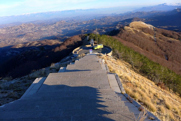 400 steps to the Mausoleum.