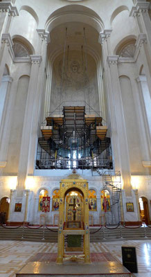 Die Kathedrale wird im Innern gerade erst verziert.