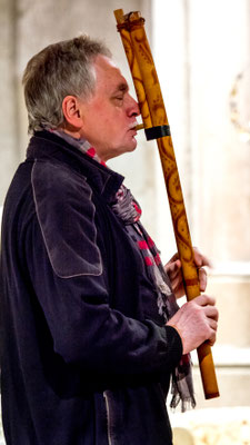 Günter Müller spielt Fujara