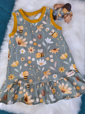 Leichtes Sommerkleid "Blumen/Biene" Gr. 98 leider schon verkauft. Wunschgröße nähe ich gerne noch einmal,    Best.-Nr. 30040