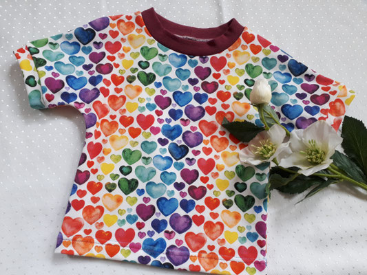 Kurzarmshirt "Regenbogenherzen", French Terry, Gr. 74, Preis 18,00 €,   Bestell-Nr. 21025