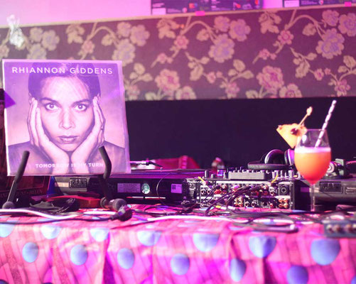 11 FutureNow2024 Vinyl-Session © Betty Schiel