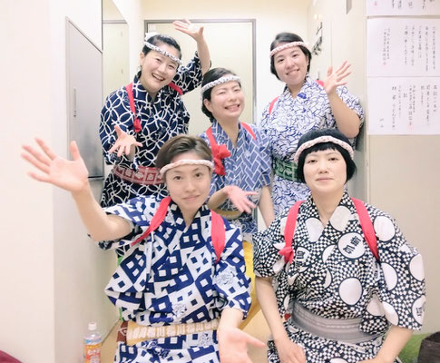 池袋演芸場    前列左 おりびあ     右 一記