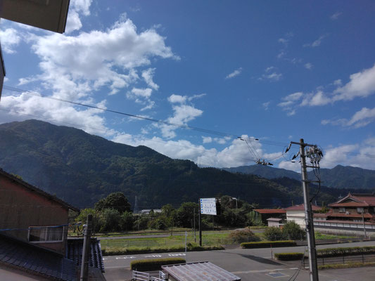 お天気にも恵まれました。小学校からの景色。