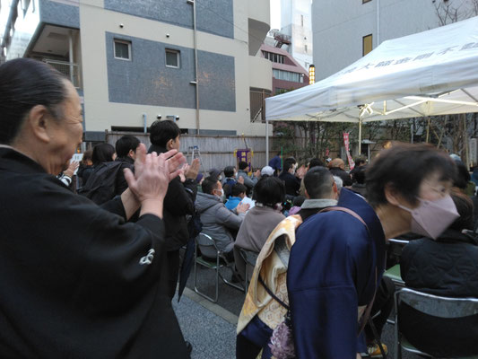 張扇供養