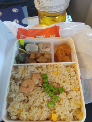 桑名へ　崎陽軒チャーハンのシウマイ弁当