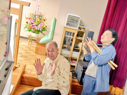 梅桜亭 近くの会館にて記念の会