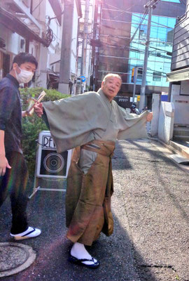 津の守講談会