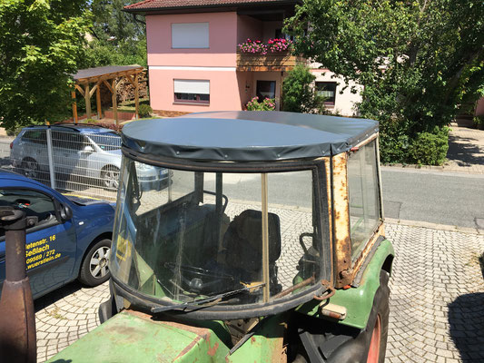 Neues Verdeck für einen Fendt Farmer. Nicht originalgetreu aber sehr funktionell.