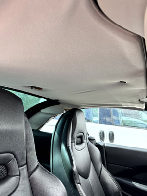 Hängender Dachhimmel eines Peugeot 308cc