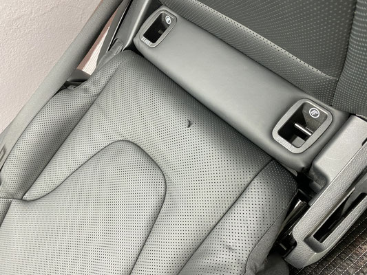 Mercedes V-Klasse - Die Beschädigung ist klar ersichtlich