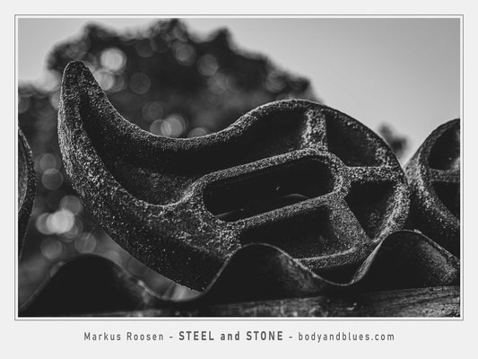 STEEL and STONE - Q09