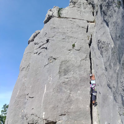 fissure terrain d'aventure engagement protection coinceur friends cablés pitons 
