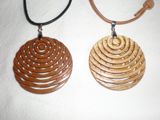 Holzschmuck