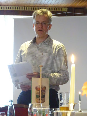 Rainer Ohlen eröffnet die Versammlung