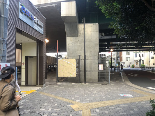 椎名町南口を出ますと物件が見えます