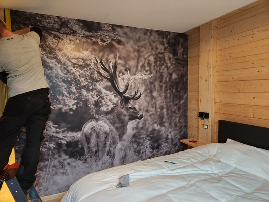 Pose d'une impression murale par ID4Home 