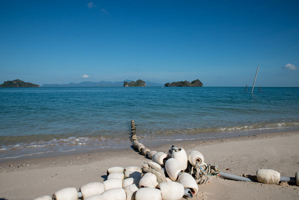 Pulau Langkawi liegt im nördlichen Bereich der Straße von Malakka, wo diese sich zur Andamanensee öffnet.