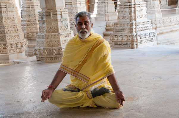 Im Jain-Tempel, Ranakpur, 1444 Säulen