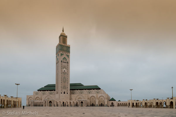 Casablanca - 1575 von den Portugiesen besetzt - Hassan II. Moschee mit 210 m hohem Minarett höchstes relig. Bauwerk der Welt.