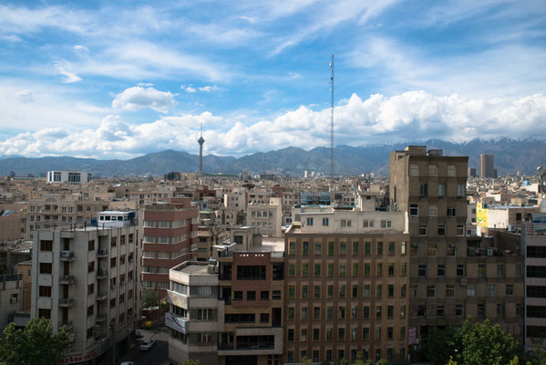 Blick aus dem Hotel in Teheran  in Richtung Norden.