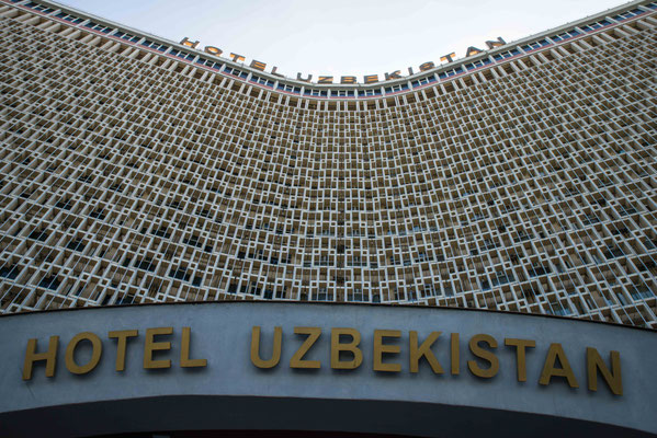 Im Hotel Uzbekistan gab es erst einmal einen Kaffee nach durchwachter Nacht im Flieger.