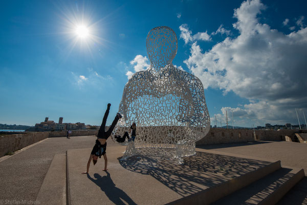 Skulptur von Jaume Plensa auf der Bastion Saint-Jaume in Antibes.